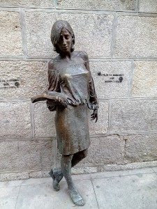 Madrid Quiz: Statue of "Julia", Pez Street