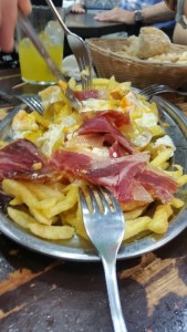 Tapas and Restaurants in Madrid: eggs and ham