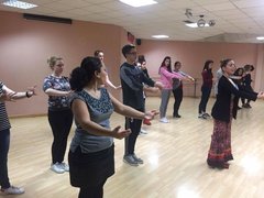 School trip in Madrid: students dancing Flamenco