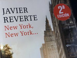 Madrid en lettres: couverture du libre New York New York de Javier Reverte