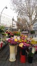Notre jeu Madrid Quiz: poste de vente de fleurs sur la Place Tirso de Molina
